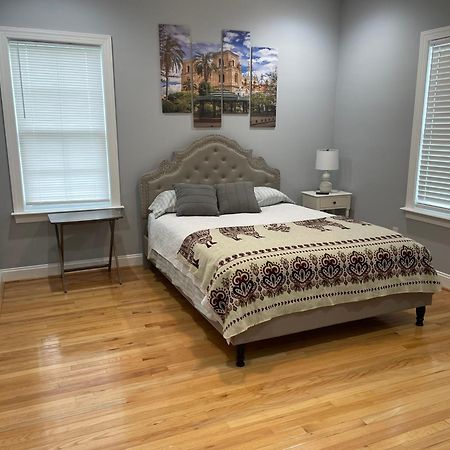 Appartamento La Casa Grande Hosting Whitsett Esterno foto