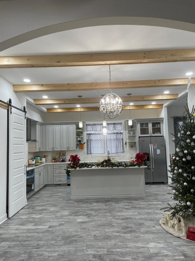 Appartamento La Casa Grande Hosting Whitsett Esterno foto