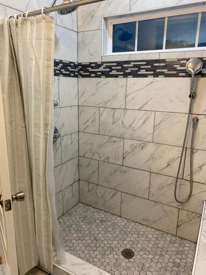 Appartamento La Casa Grande Hosting Whitsett Esterno foto